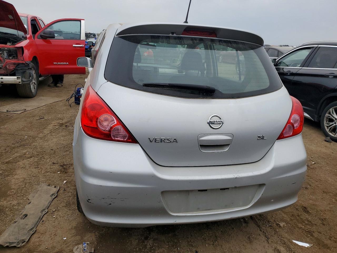 2010 NISSAN VERSA