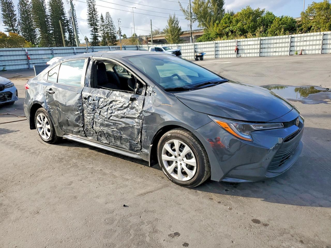 2025 TOYOTA COROLLA