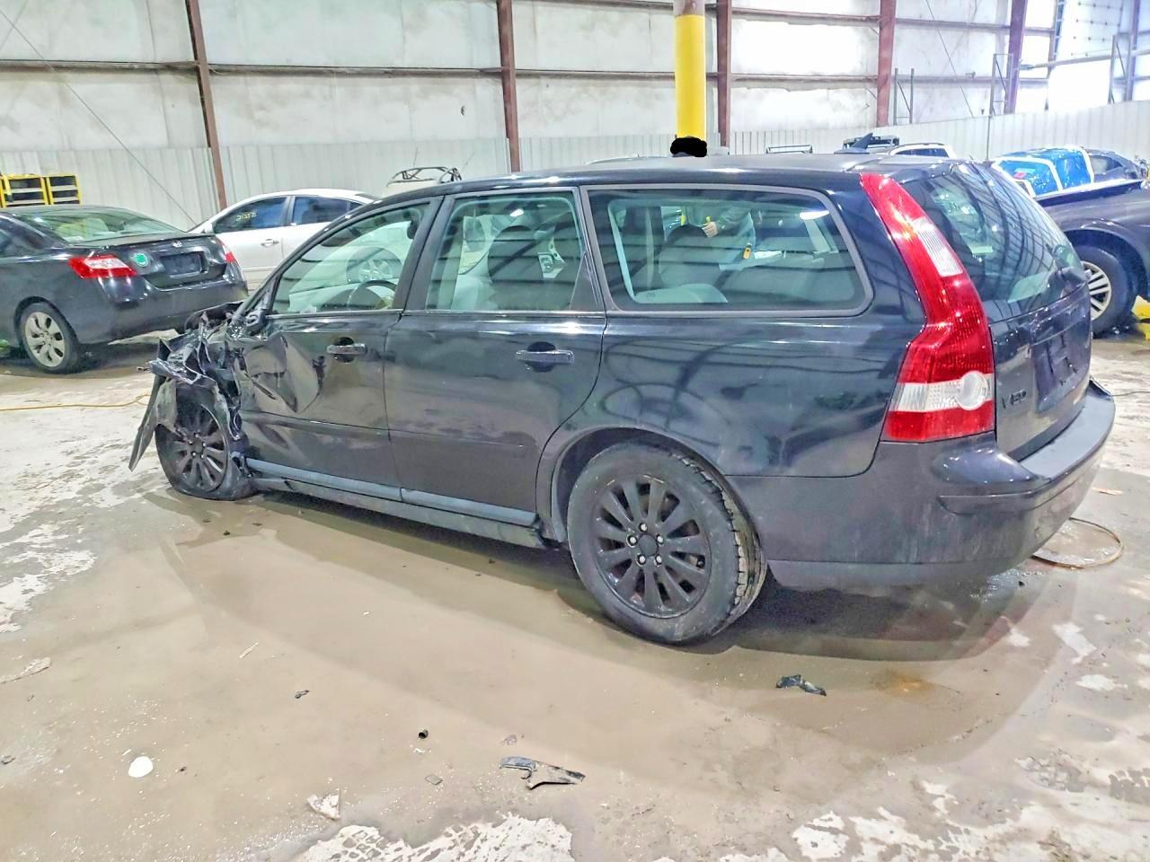 2005 VOLVO V50