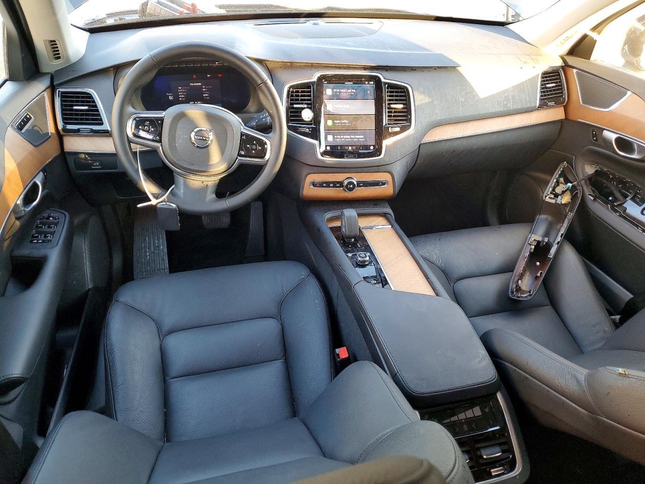 2024 VOLVO XC90