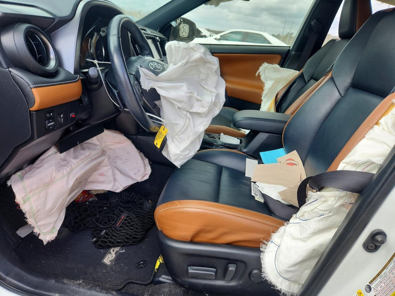 2016 TOYOTA RAV4