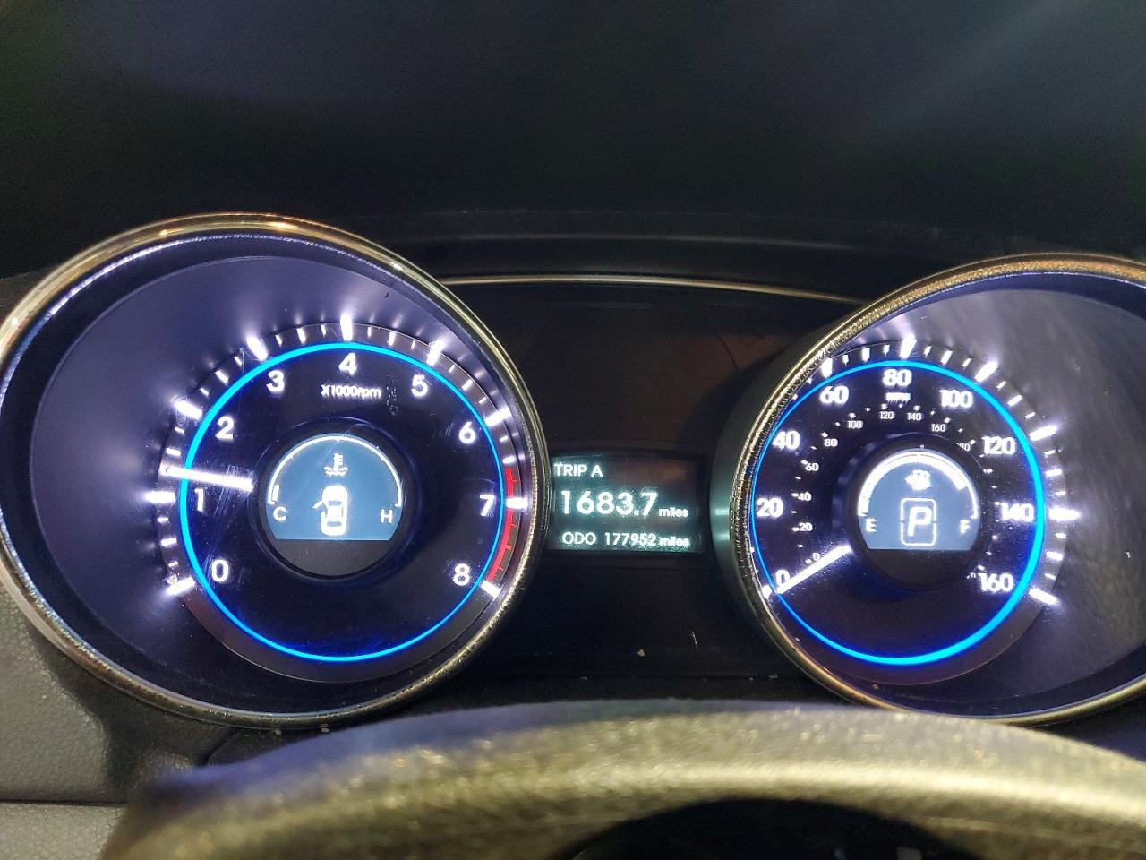 2011 HYUNDAI SONATA