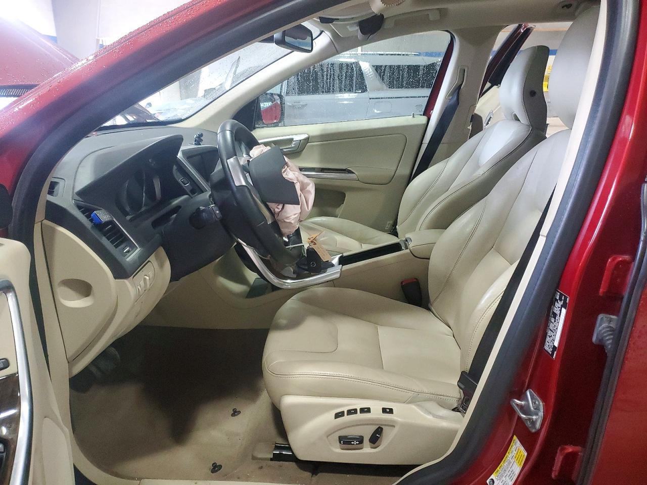 2015 VOLVO XC60