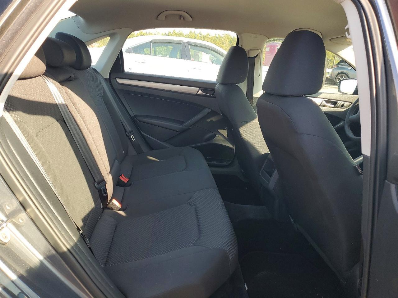 2015 VOLKSWAGEN Passat