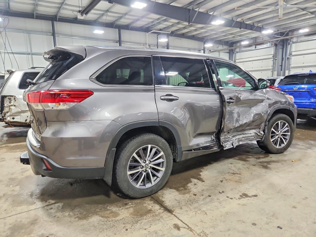 2018 TOYOTA HIGHLANDER