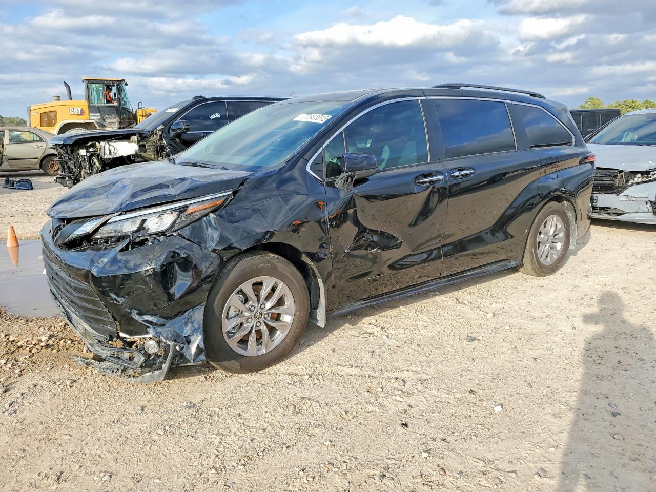 2025 TOYOTA SIENNA