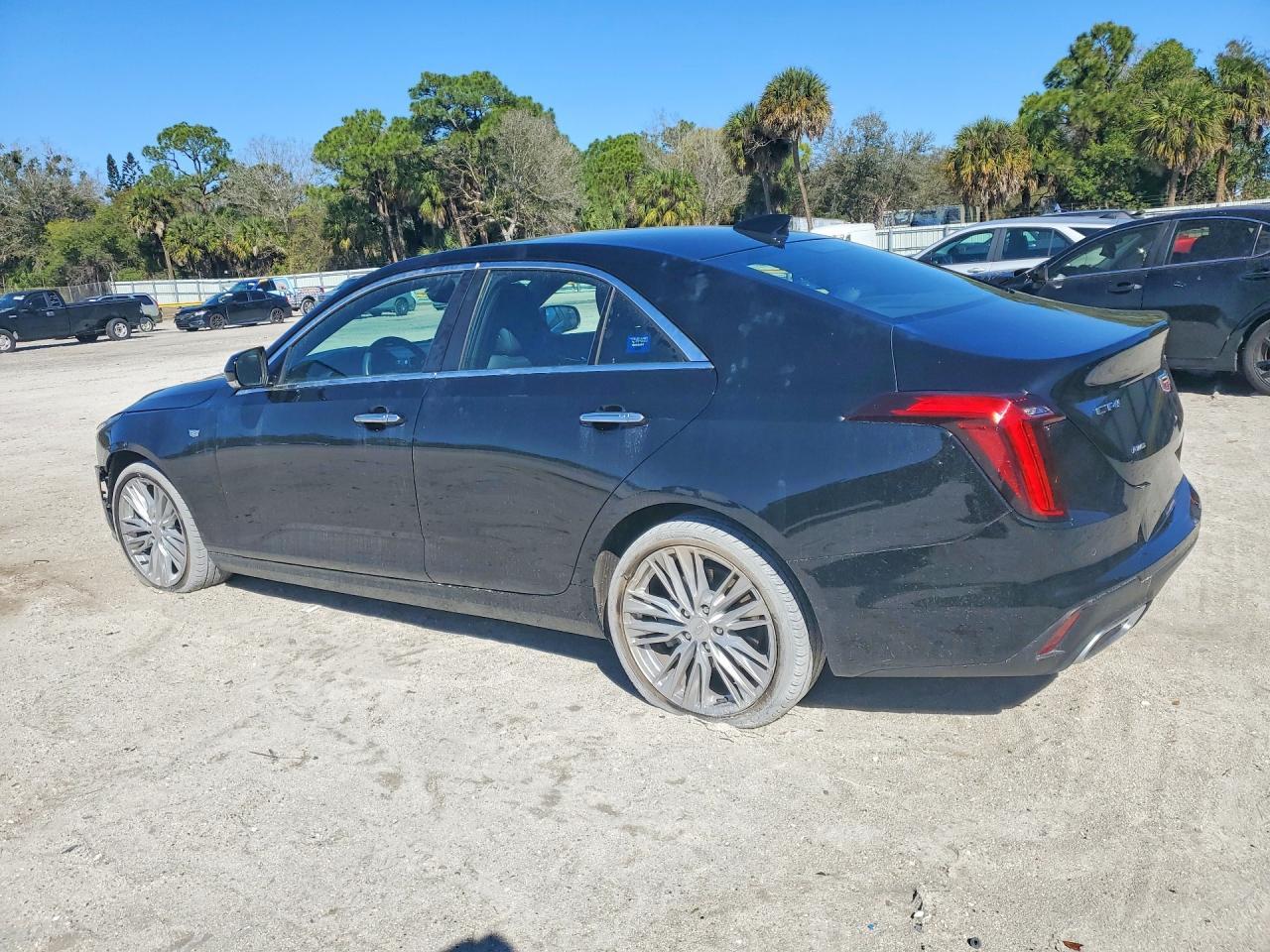 2022 CADILLAC CT4