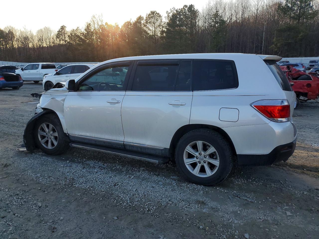 2013 TOYOTA HIGHLANDER
