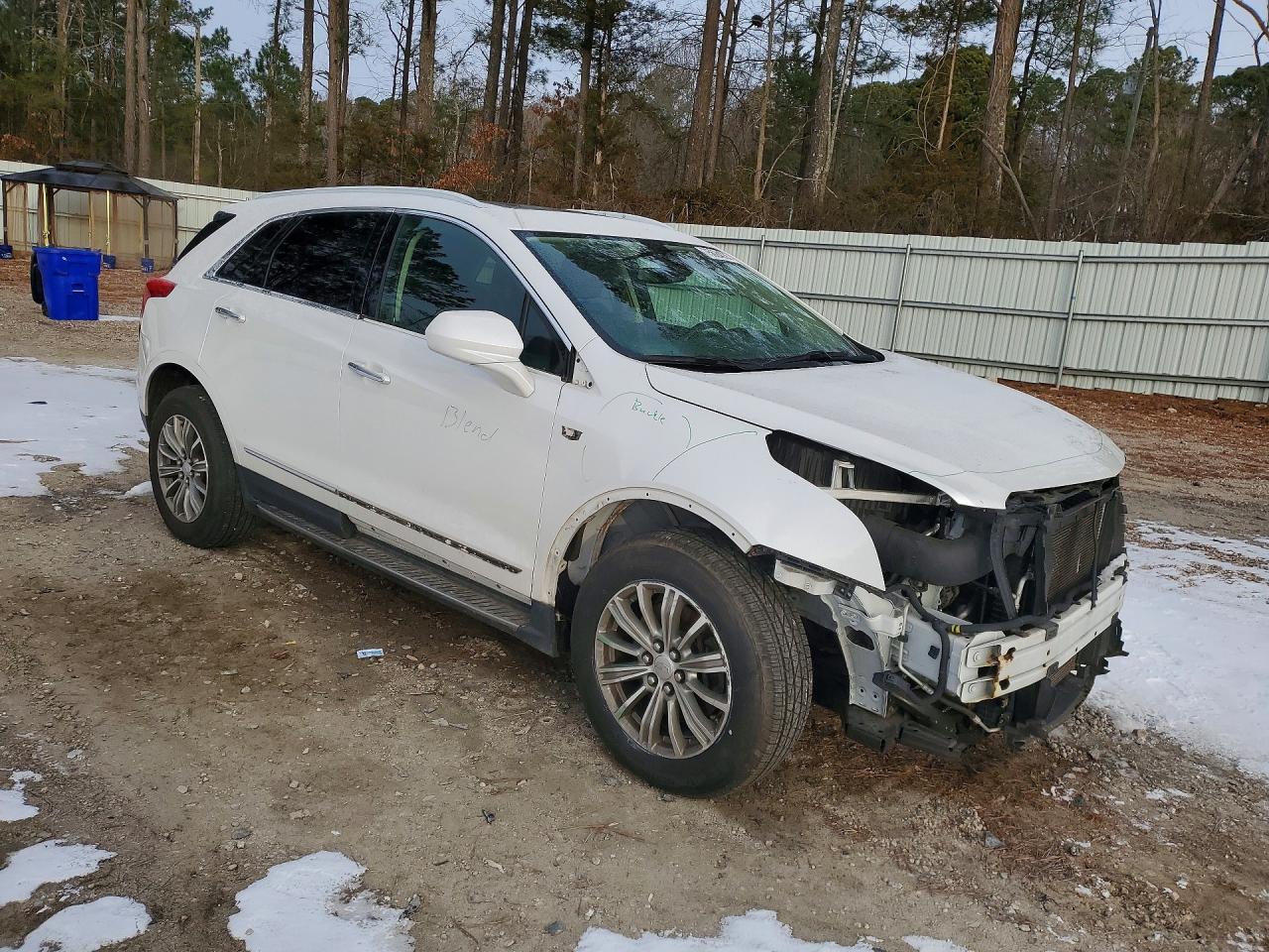 2017 CADILLAC XT5