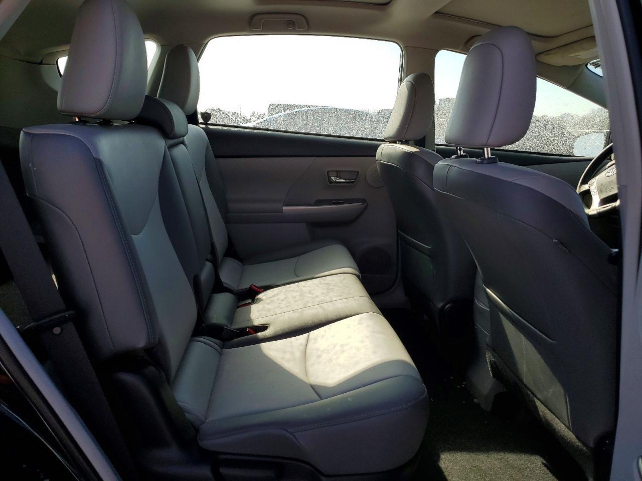 2017 TOYOTA PRIUS V