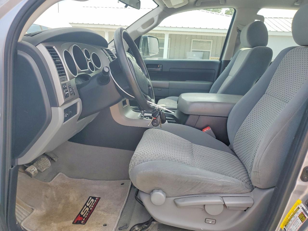 2011 TOYOTA TUNDRA