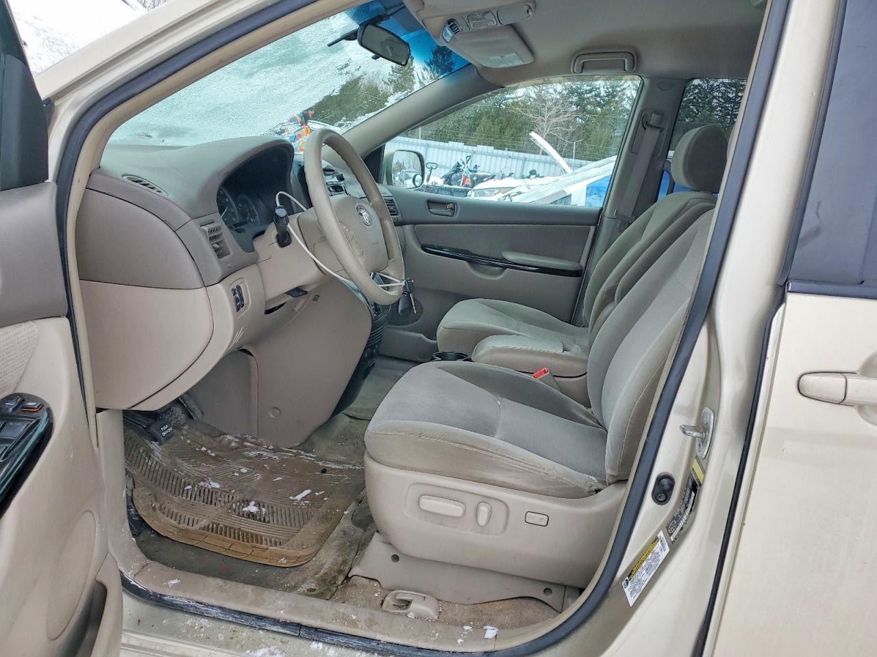2005 TOYOTA SIENNA