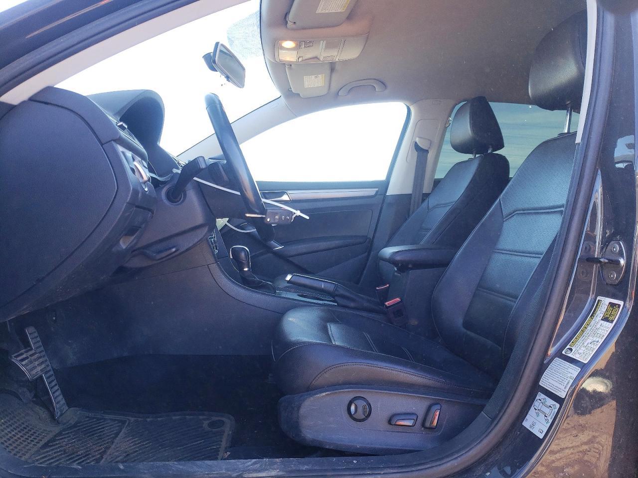 2018 VOLKSWAGEN Passat