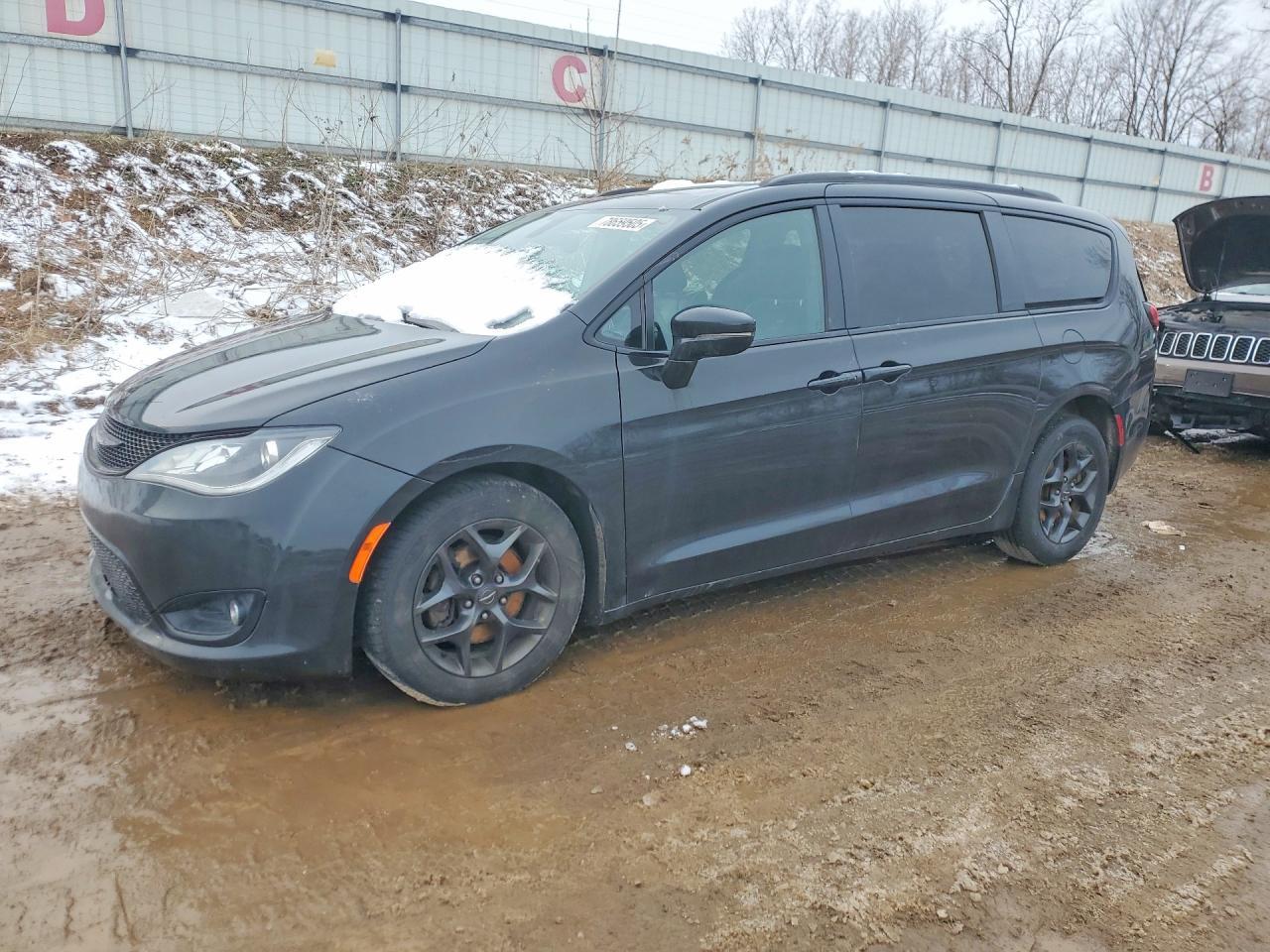 2019 CHRYSLER Pacifica