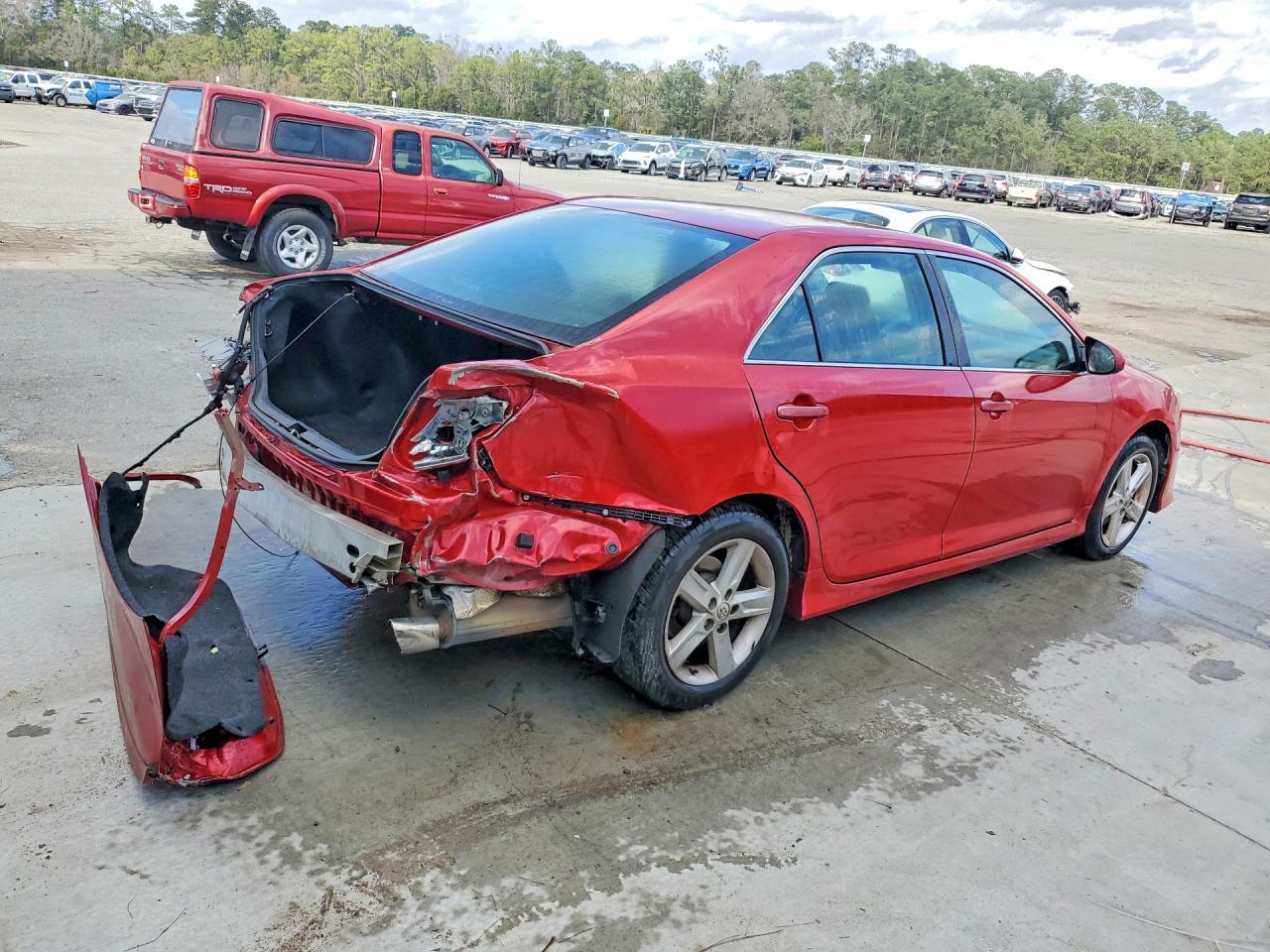 2014 TOYOTA CAMRY