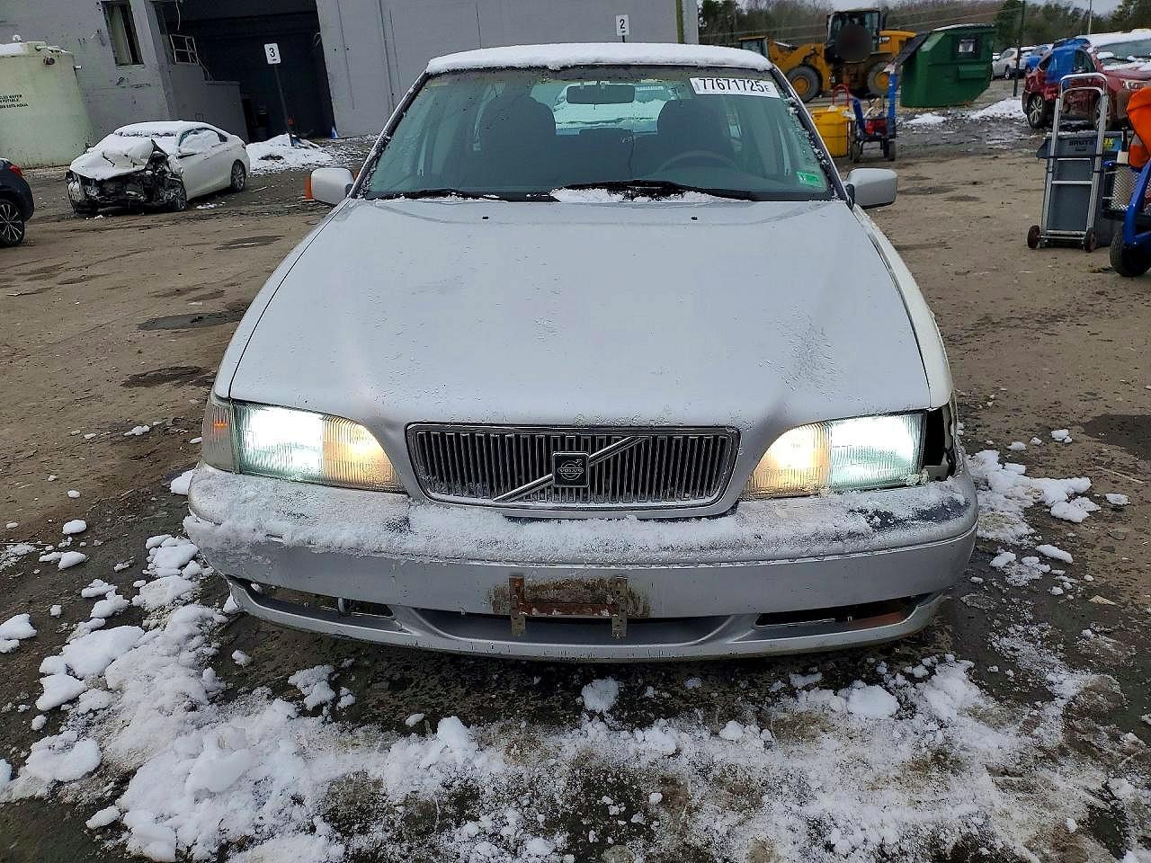 1998 VOLVO V70