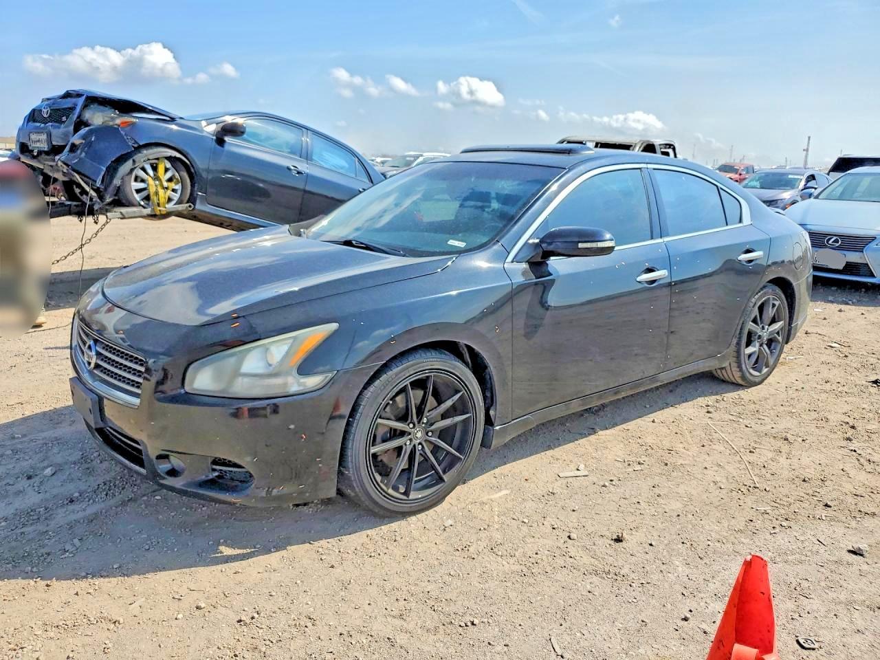 2014 NISSAN Maxima