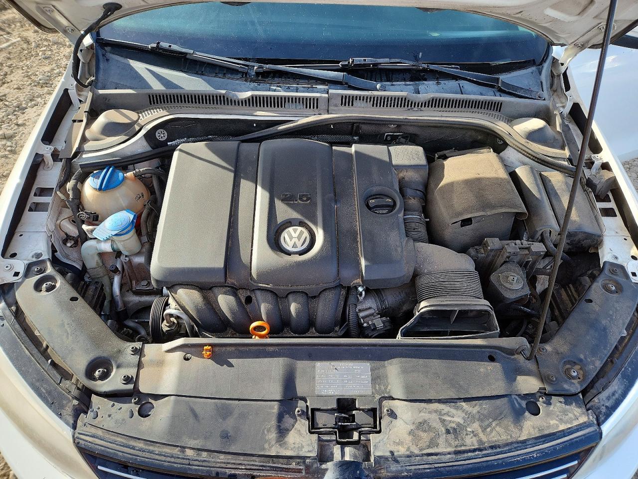 2011 VOLKSWAGEN JETTA