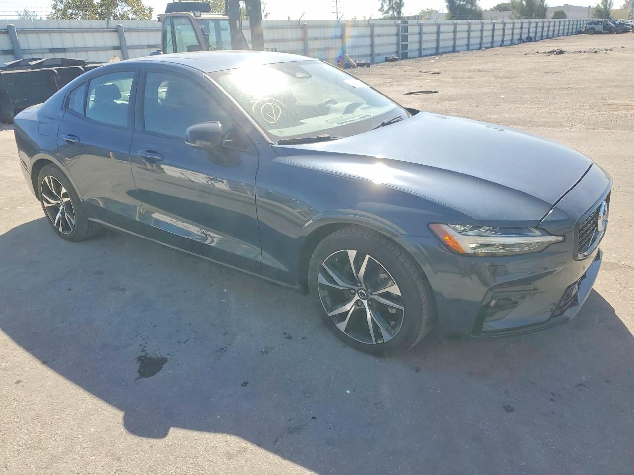 2024 VOLVO S60