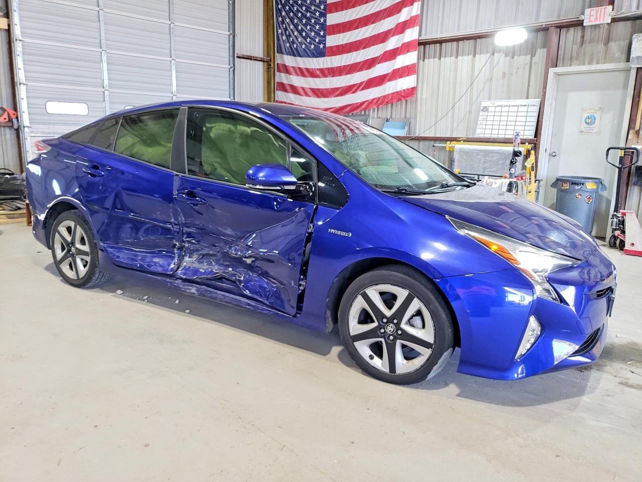 2017 TOYOTA PRIUS