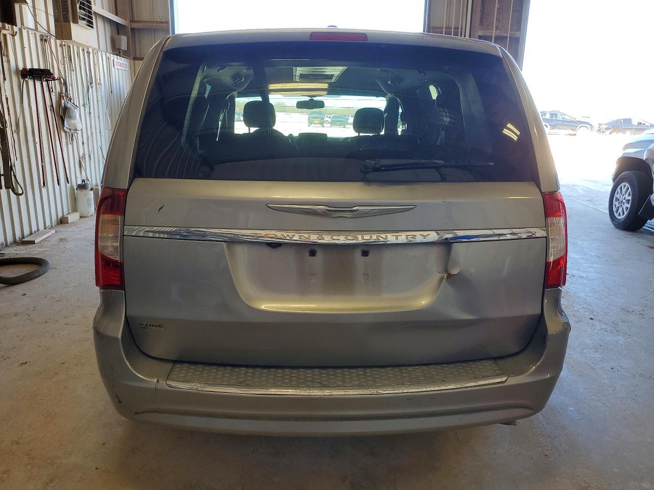 2016 CHRYSLER Town & Country