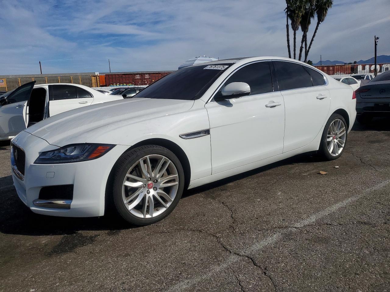 2016 JAGUAR XF