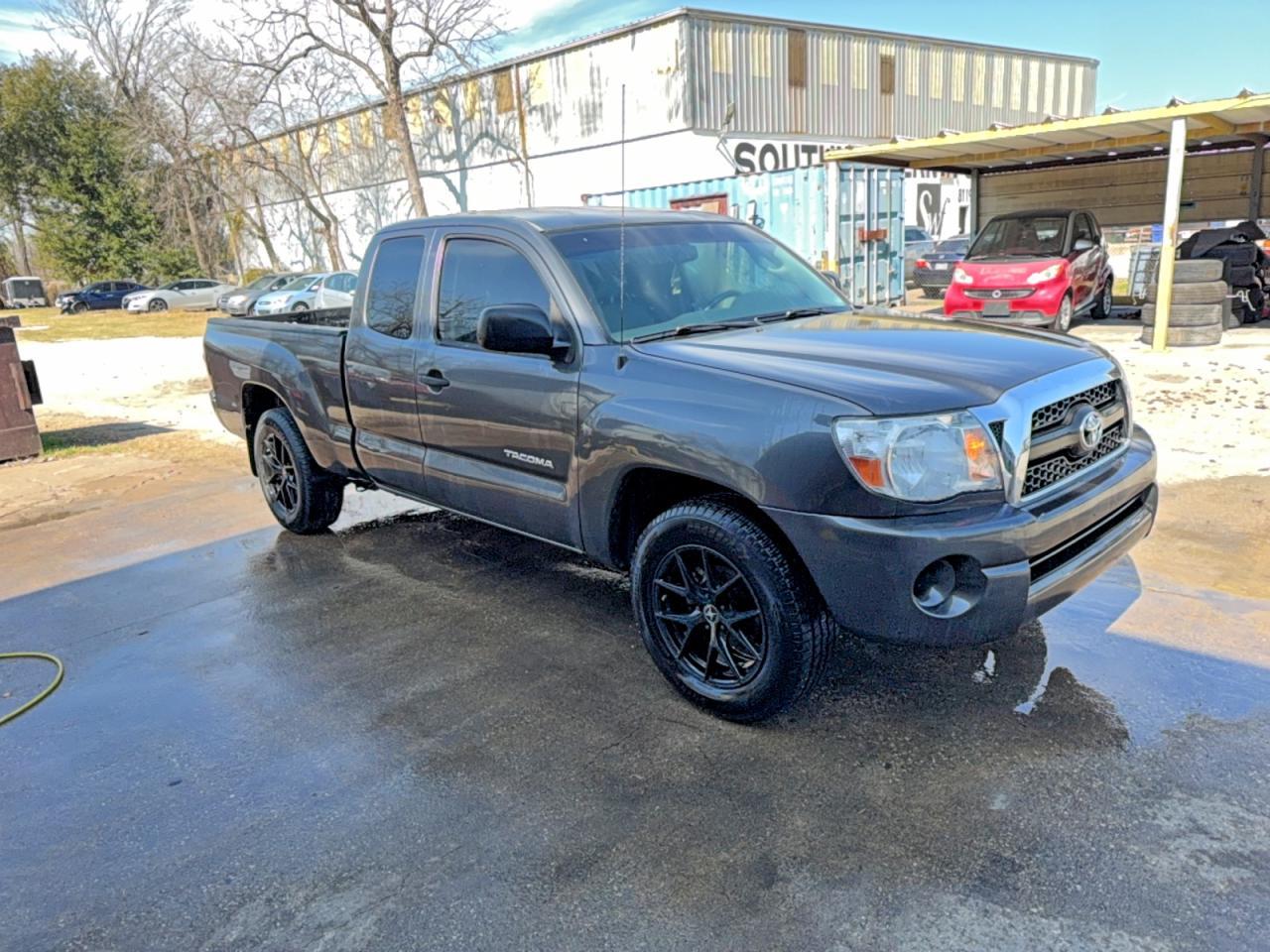 2011 TOYOTA TACOMA