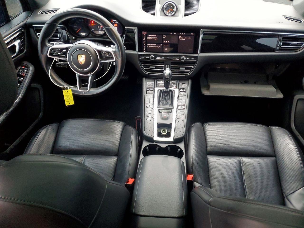 2020 PORSCHE Macan