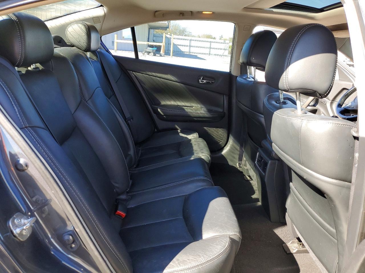 2013 NISSAN Maxima