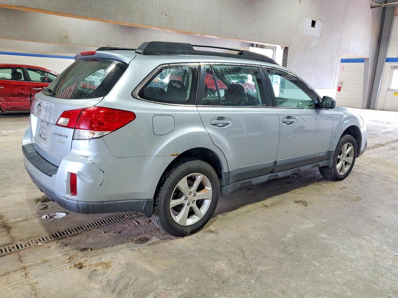 2014 SUBARU Outback