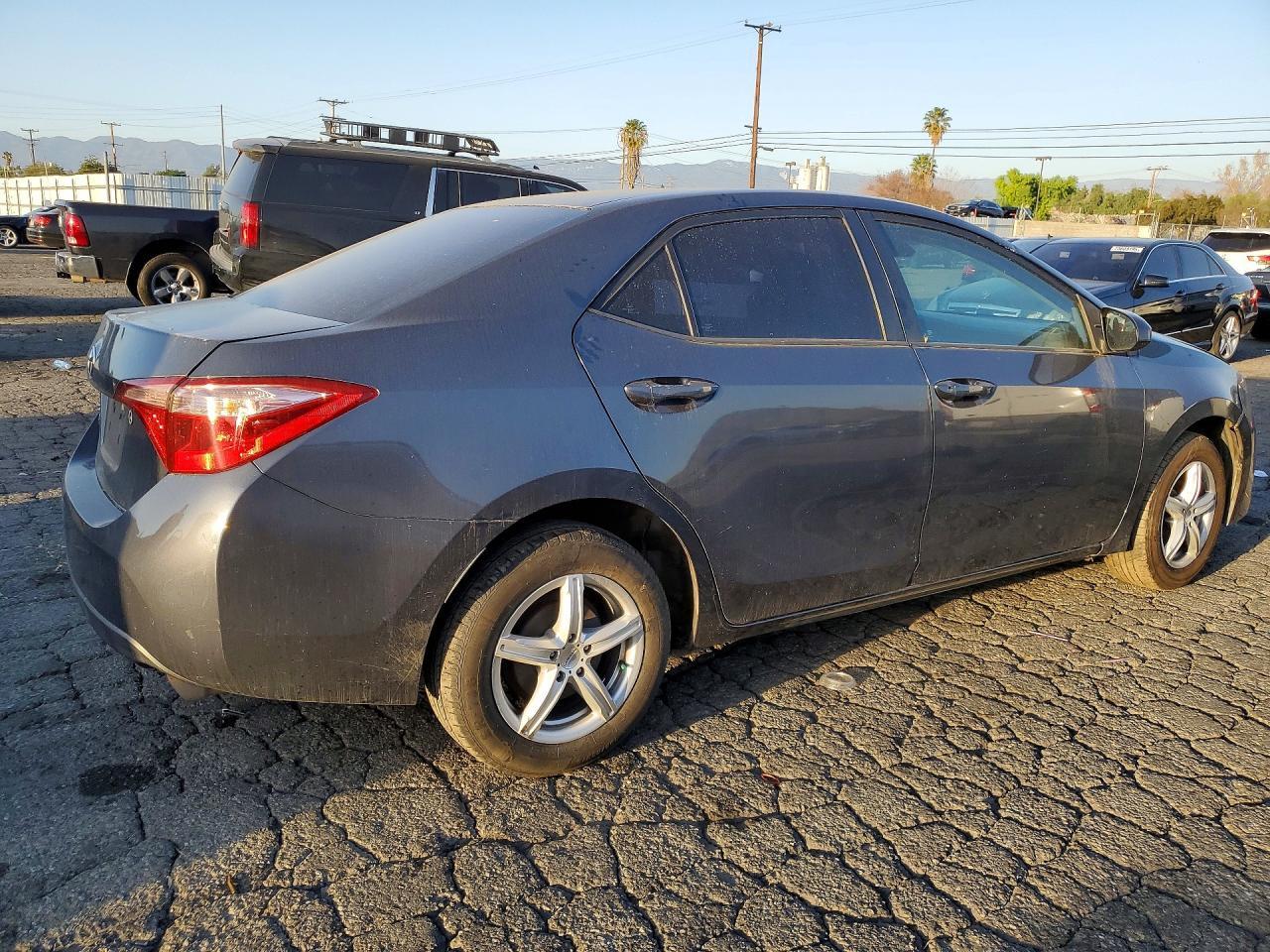 2018 TOYOTA COROLLA