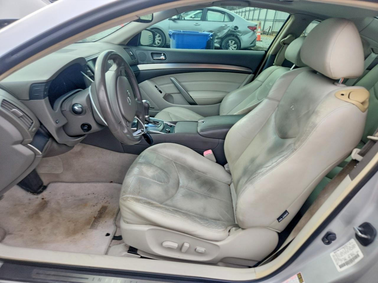 2011 INFINITI G37