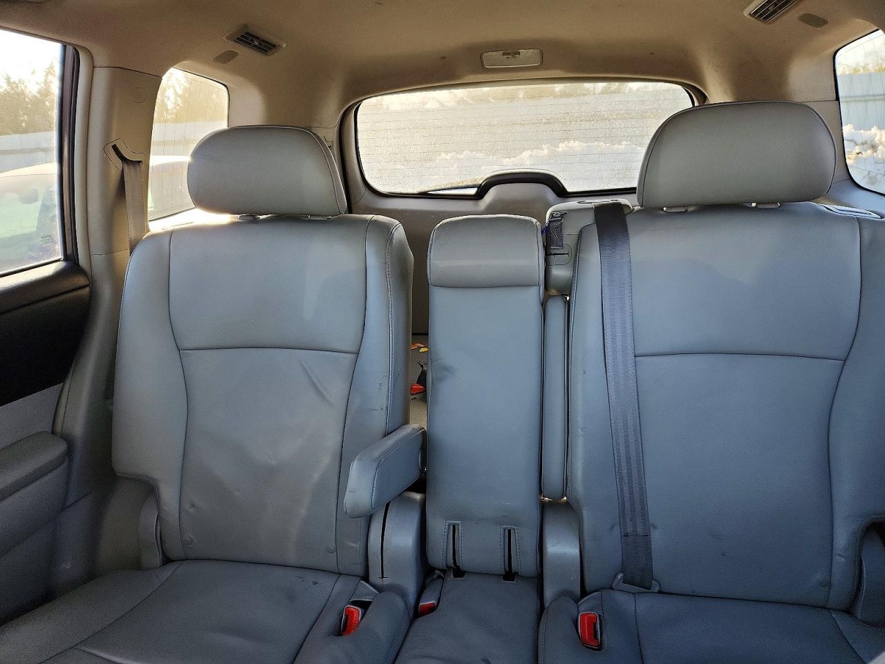 2011 TOYOTA HIGHLANDER