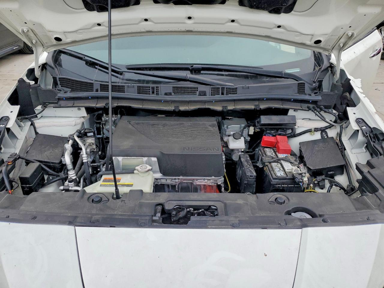 2022 NISSAN LEAF