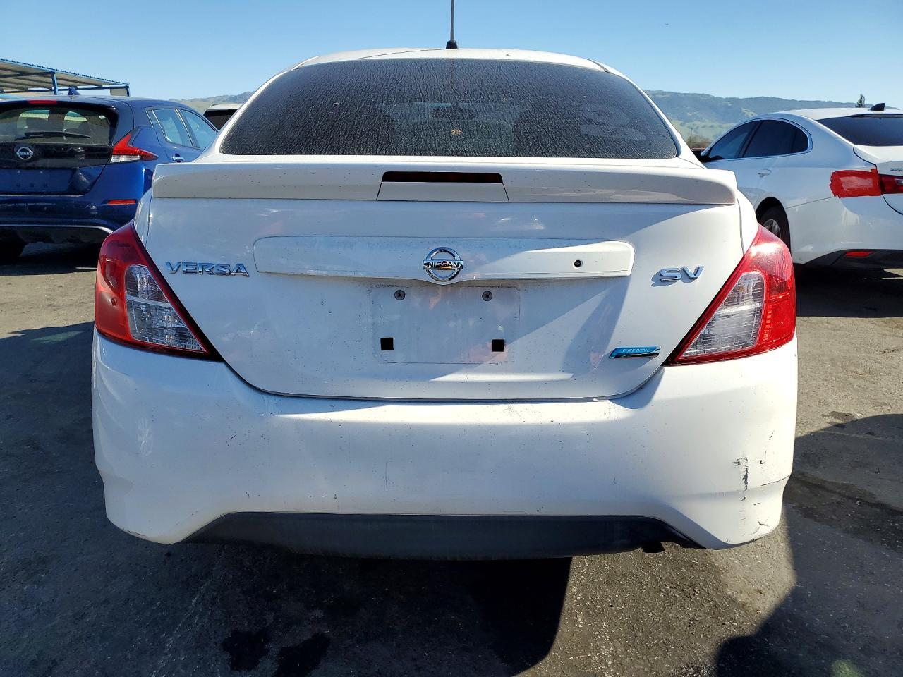 2016 NISSAN VERSA