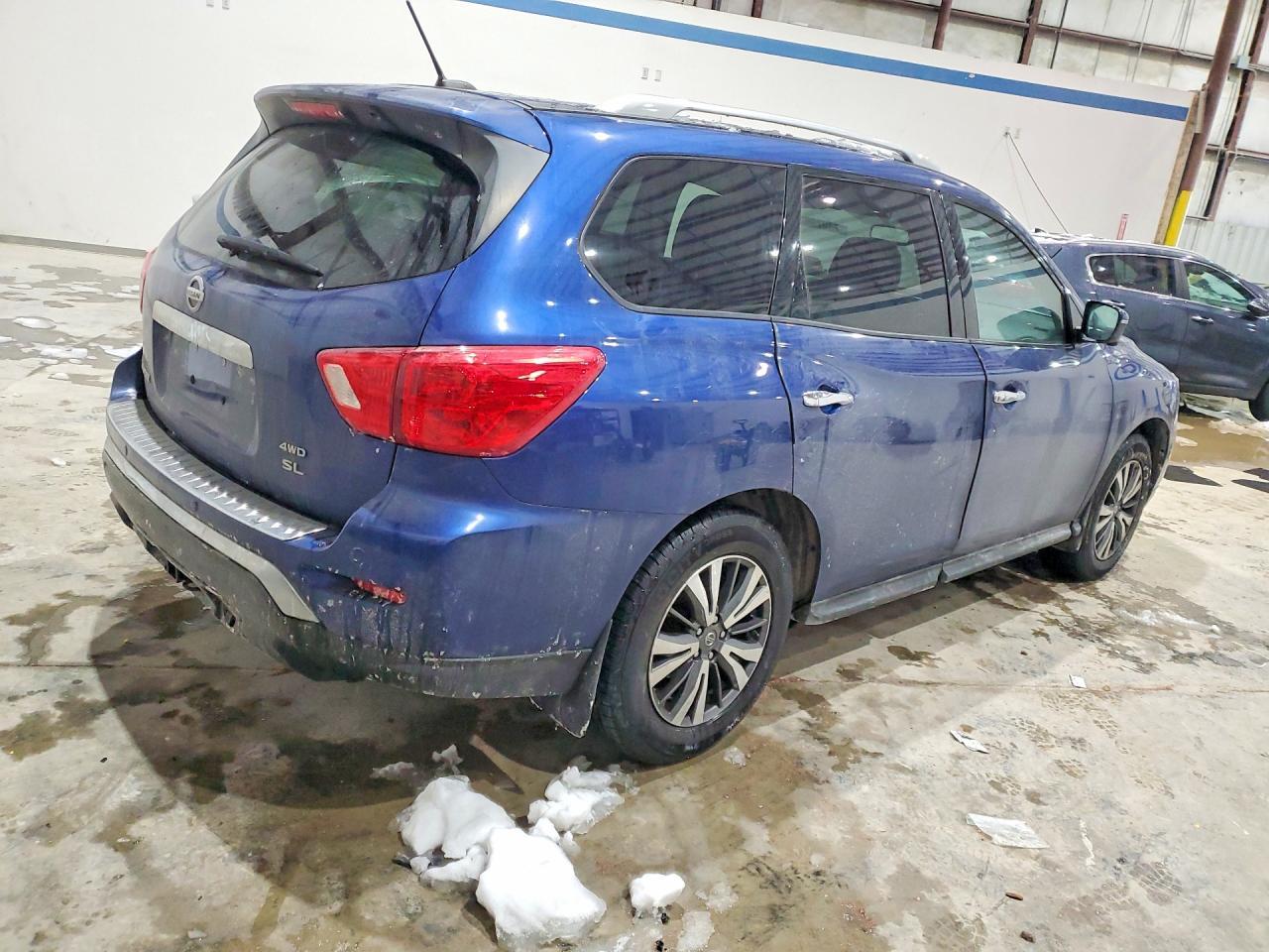 2017 NISSAN PATHFINDER