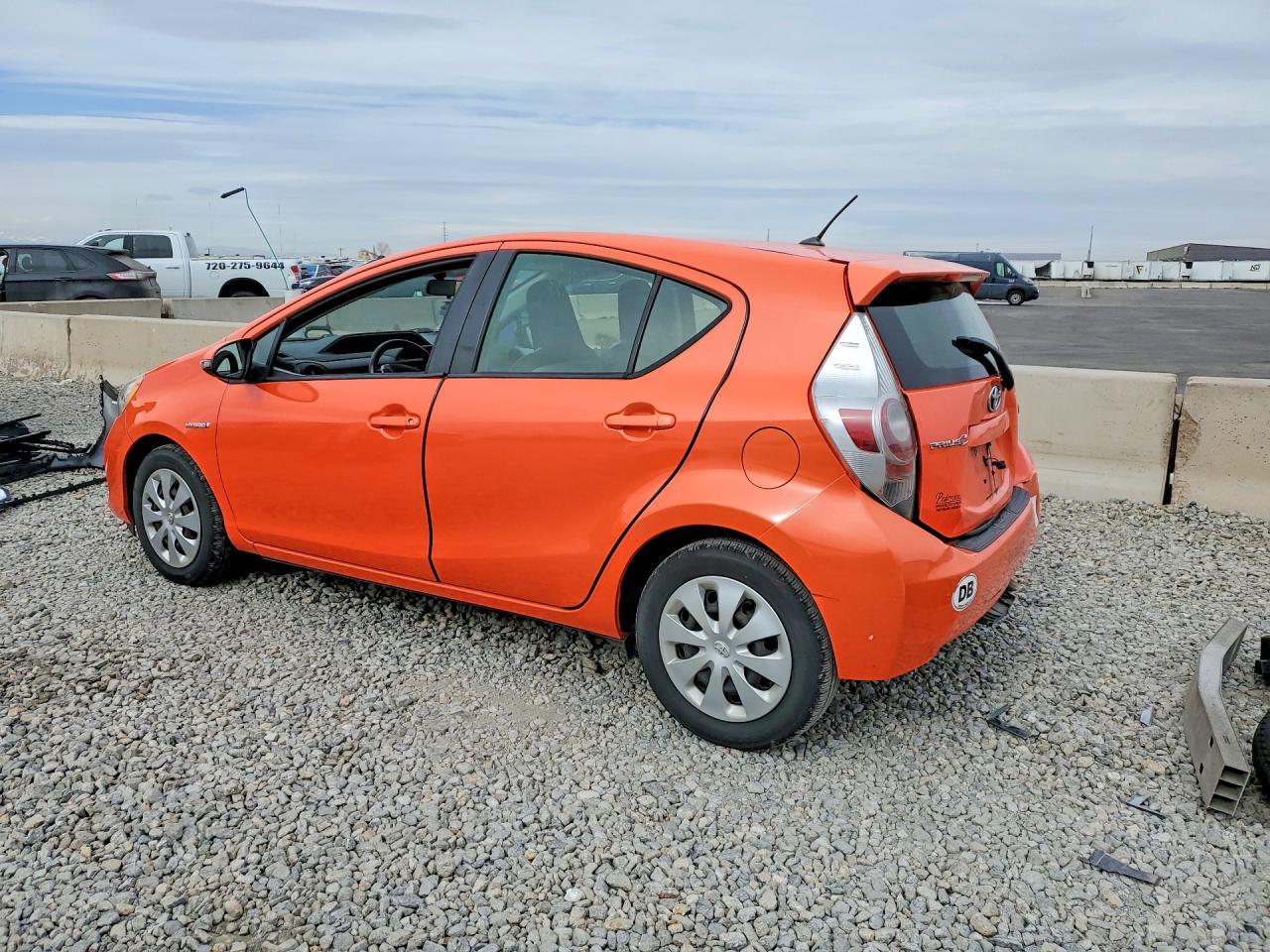 2014 TOYOTA Prius c