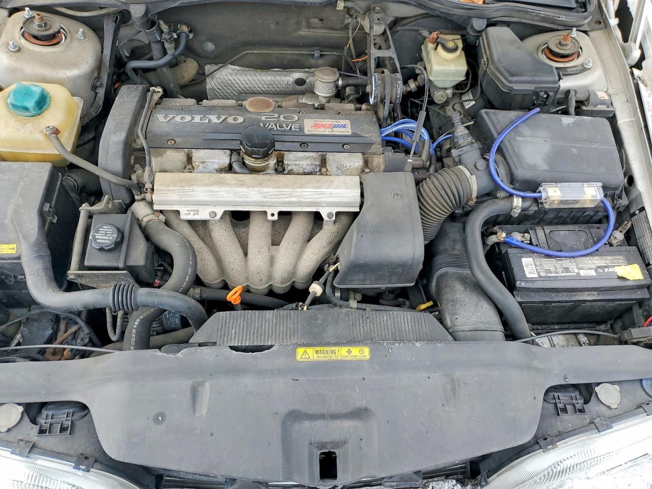 1998 VOLVO V70
