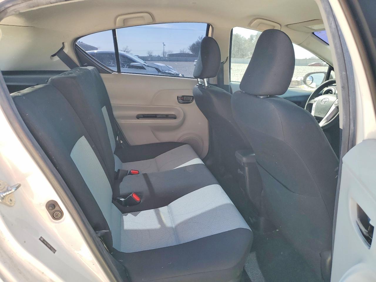 2014 TOYOTA Prius c