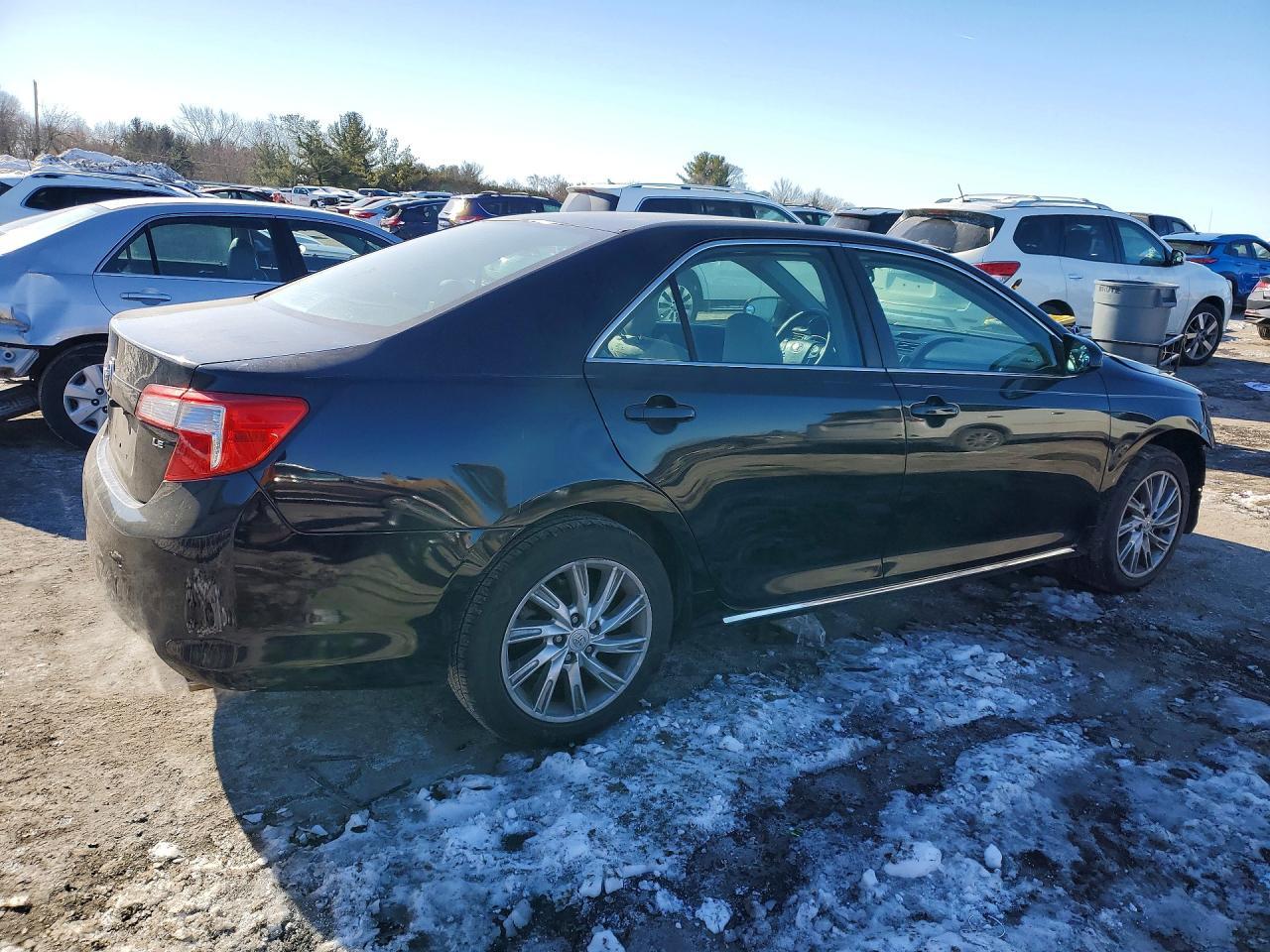 2014 TOYOTA CAMRY