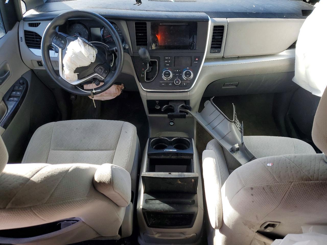 2016 TOYOTA SIENNA