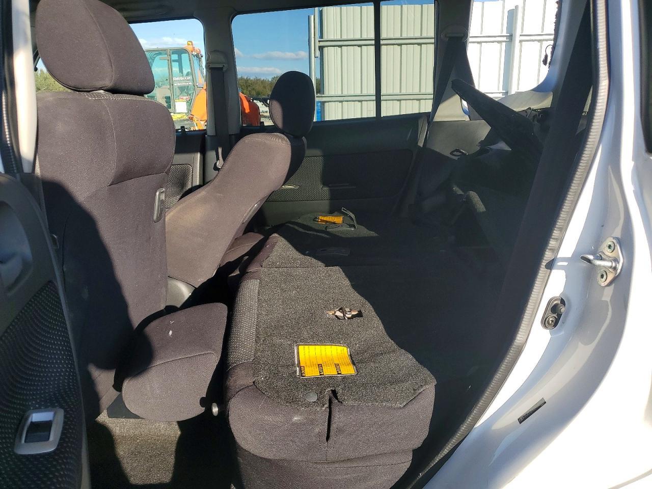 2005 SCION xB
