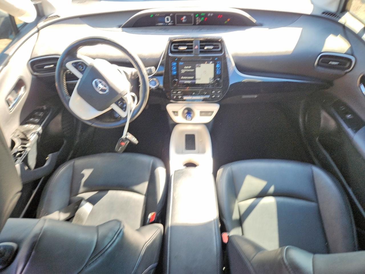 2016 TOYOTA PRIUS