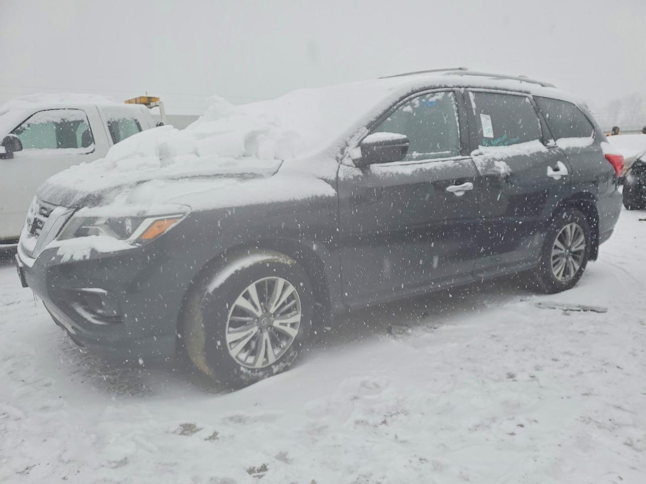 2017 NISSAN PATHFINDER
