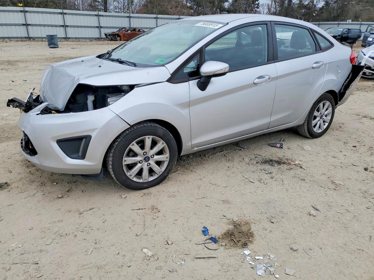 2013 FORD Fiesta
