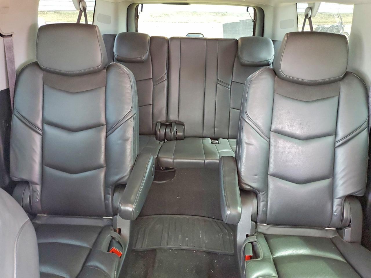 2017 CADILLAC Escalade ESV