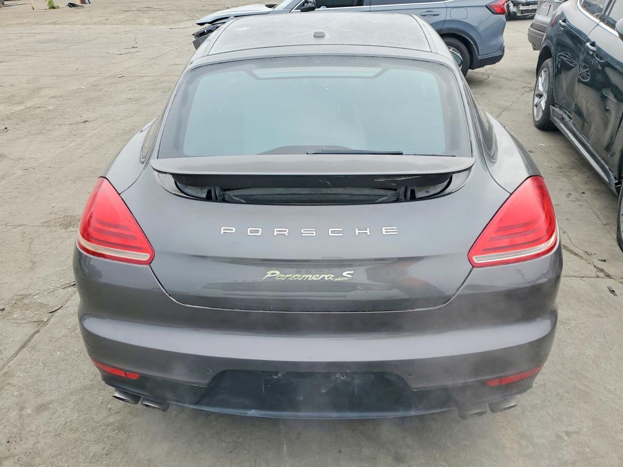 2014 PORSCHE Panamera