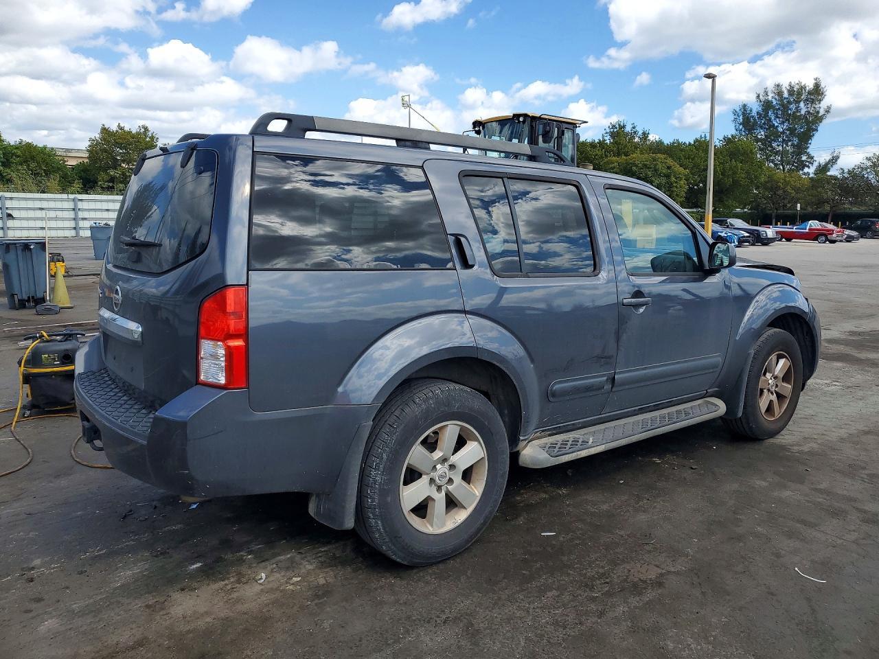 2012 NISSAN PATHFINDER