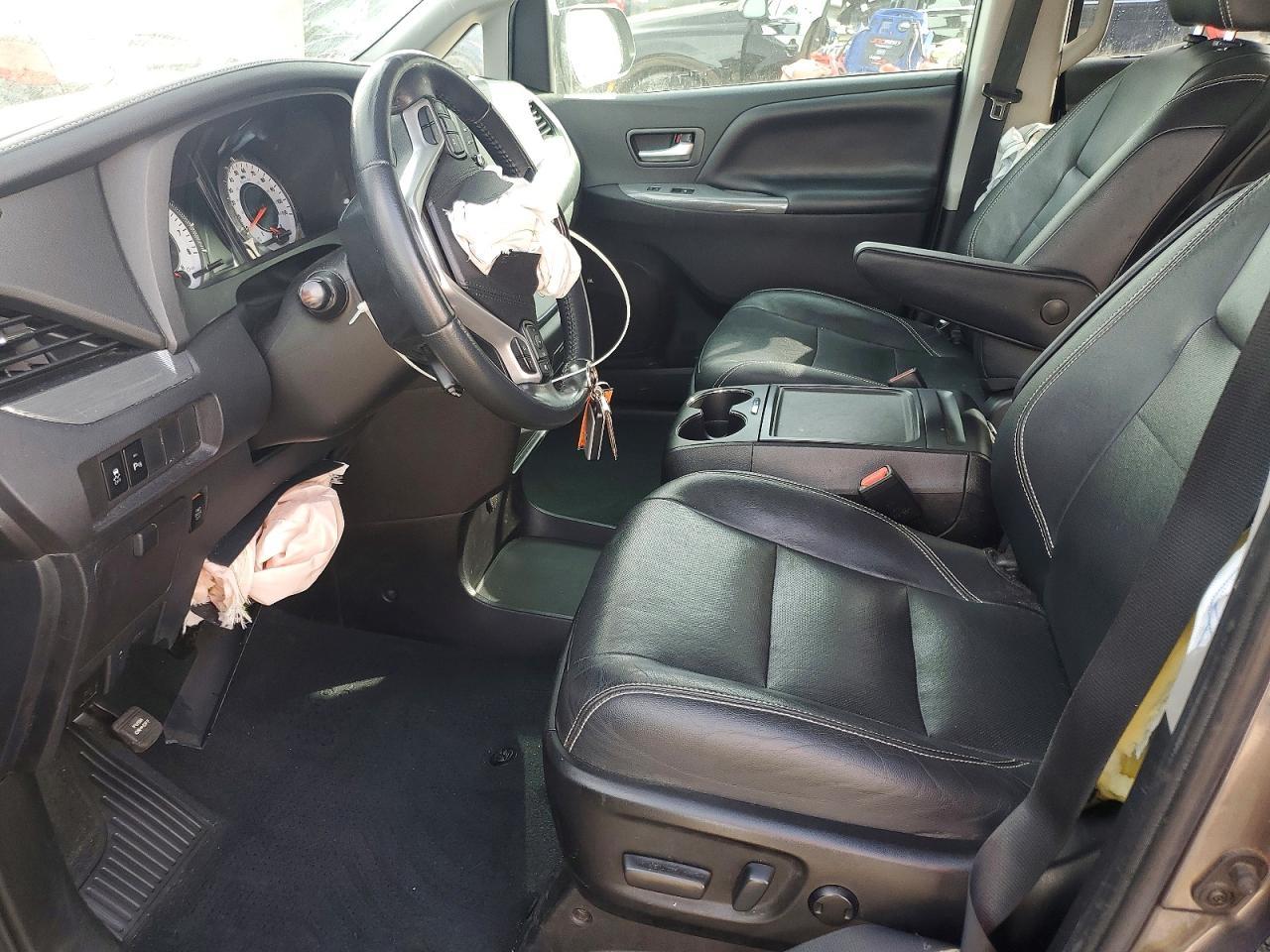 2019 TOYOTA SIENNA