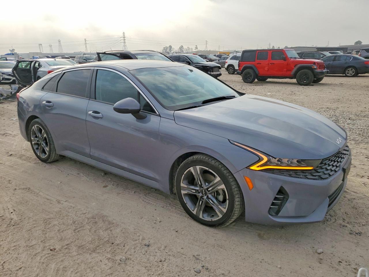 2022 KIA K5